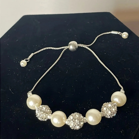 Silver Tone Pearl & Diamond Cluster Large Bead Slide Rope Closure Bracelet - Picture 1 of 2